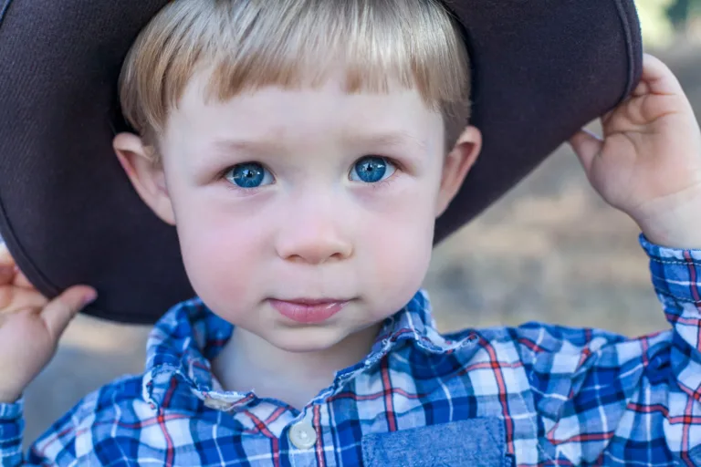 This little guy is posing for his close-up portrait with his beautiful blue eyes in Northern California.